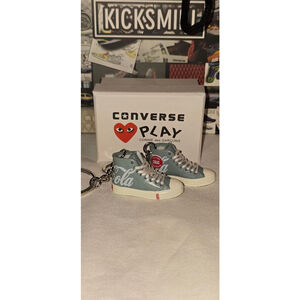 Unisex Gray and White Keychain Set with Boc and Bag One Size